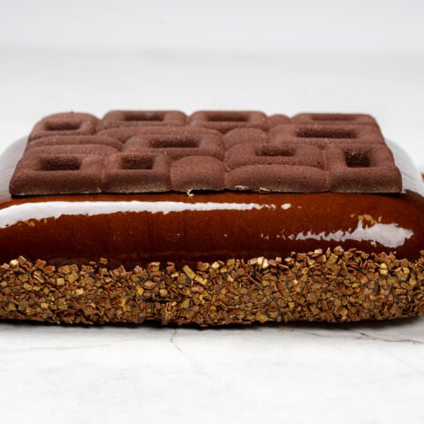Tiramisu mousse cake
